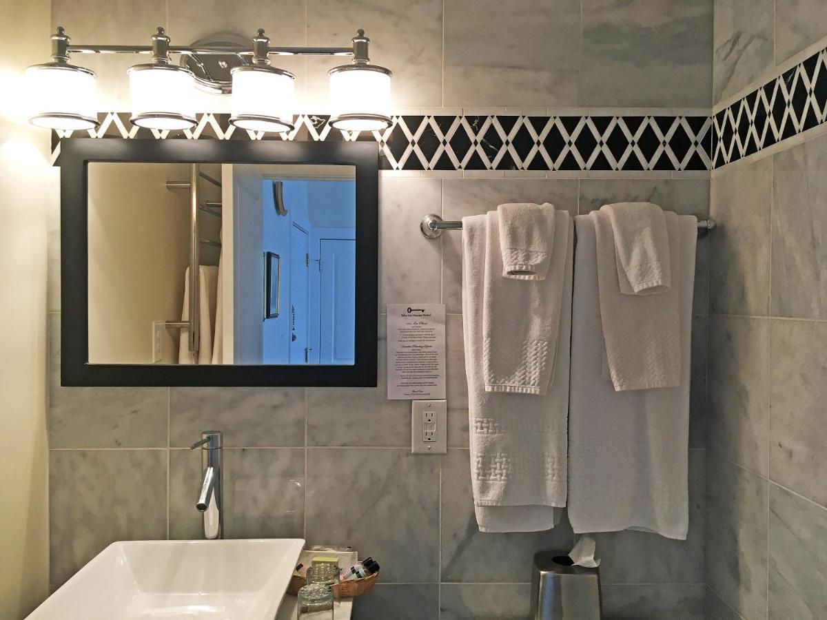 Luxury King Room 501,1019950606:JPEG