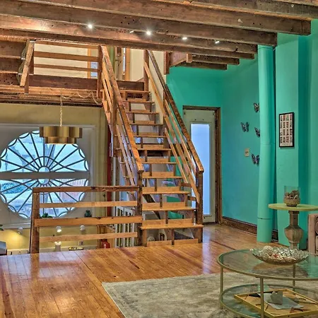 Cozy Philadelphia Townhome Walk To Upenn!-3