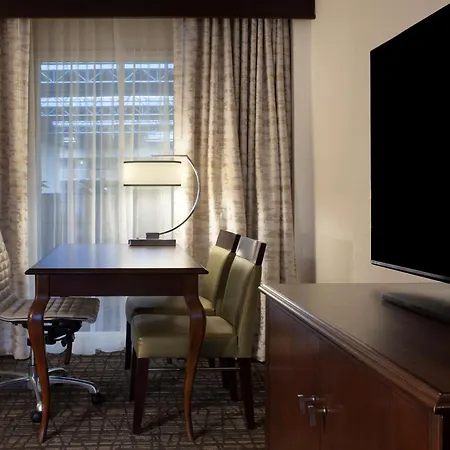 Embassy Suites By Hilton Philadelphia Airport-3